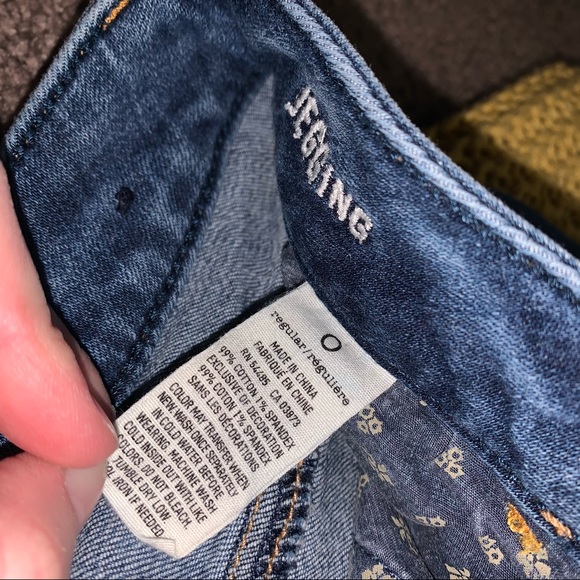 American Eagle distressed jeggings ❤️ - Picture 3 of 4